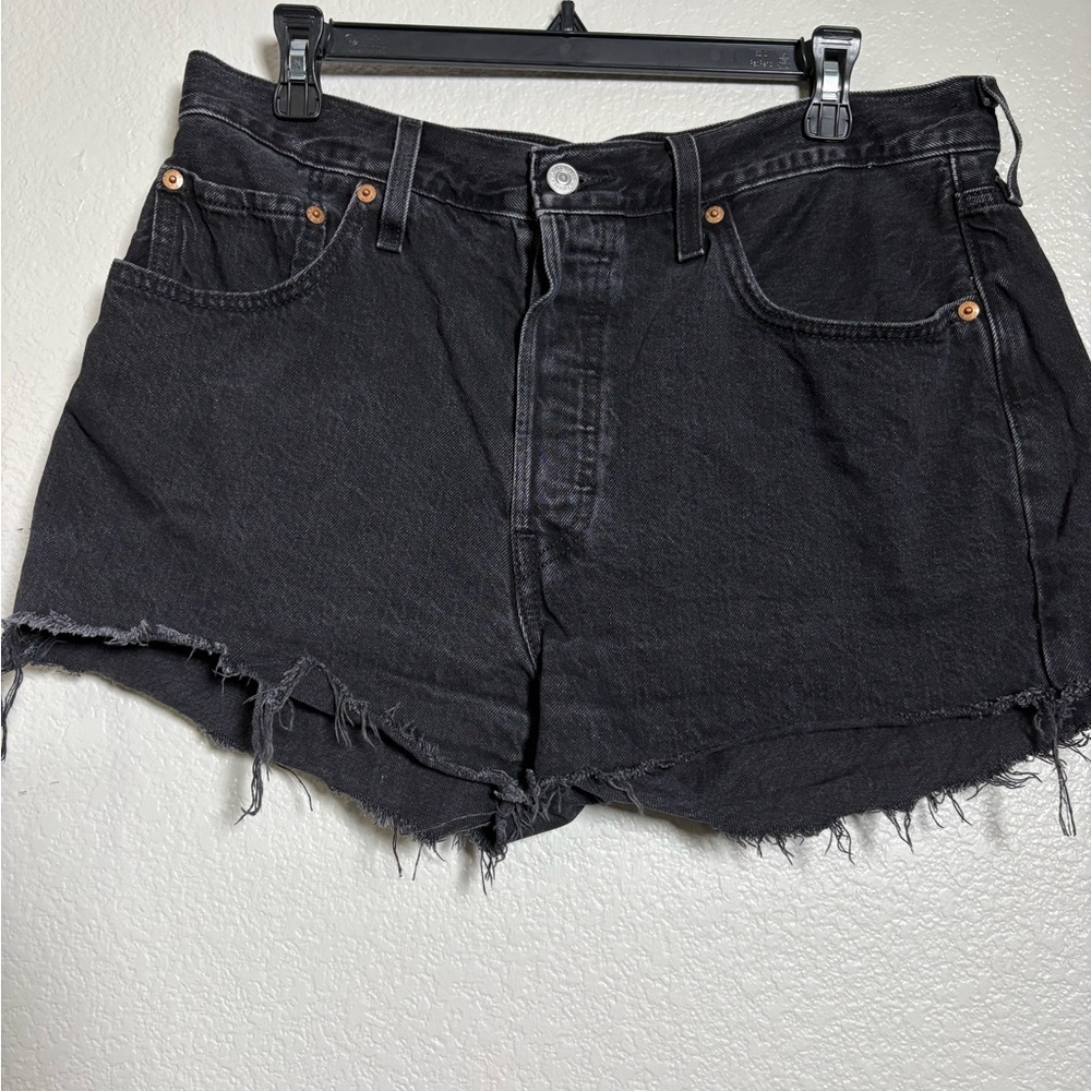 Levi's 501’s Black Frayed Denim Shorts. Classic Denim Staple. Size 32